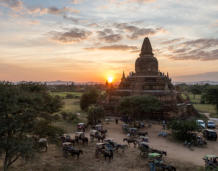 Čakanie. Bagan, Myanmar.